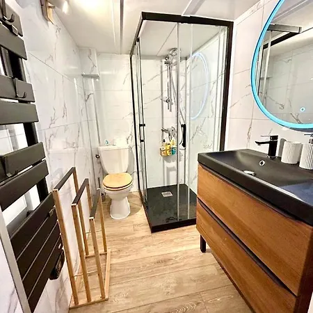 Petit Cocon En Duplex - Centre-ville & A 2 Minutes Nice