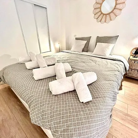 Petit Cocon En Duplex - Centre-ville & A 2 Minutes *