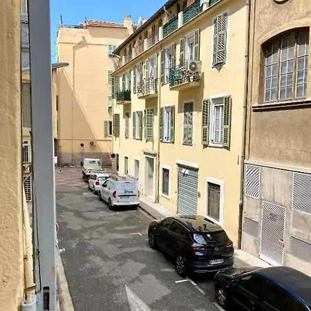Petit Cocon En Duplex - Centre-ville & A 2 Minutes Nice